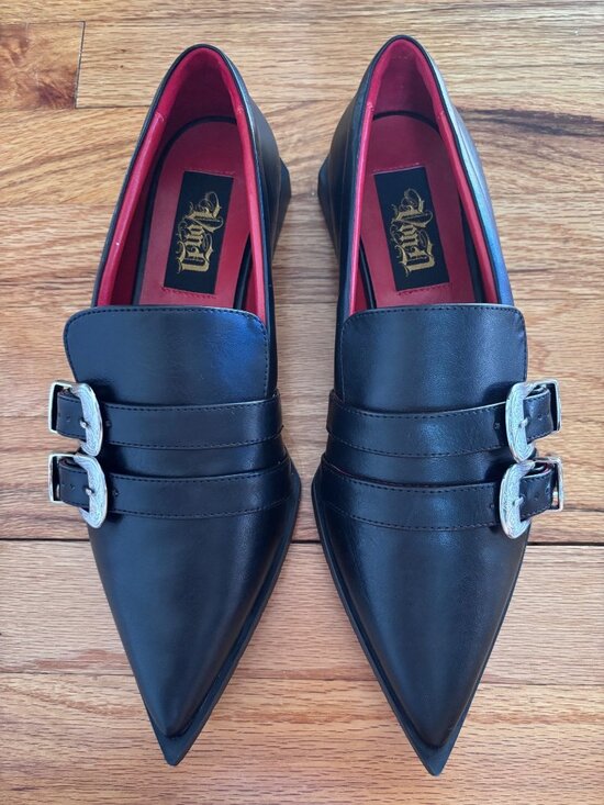 VonD Shoes Shoes - Black Pointed-Toe Loafers With Double Buckle & Red Interior Gothic Style Sz 9 by